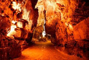 カステラーナの洞窟の小道