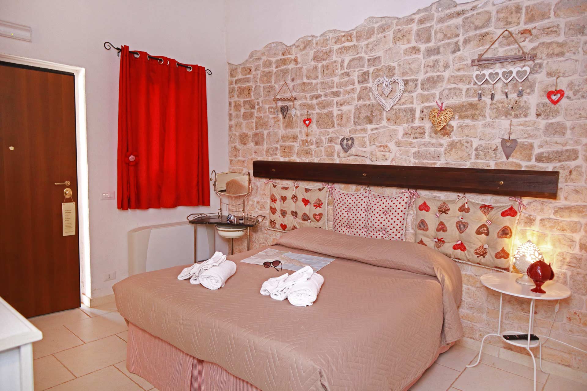 stanza per quattro persone a conversano di b&b